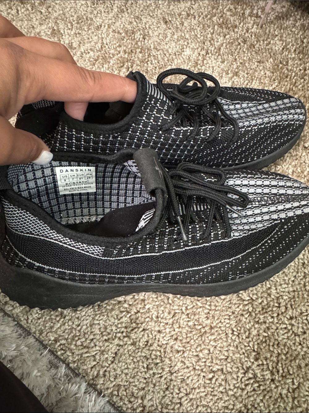Danskin Men's Black and Gray Knit Lace-Up Sneakers